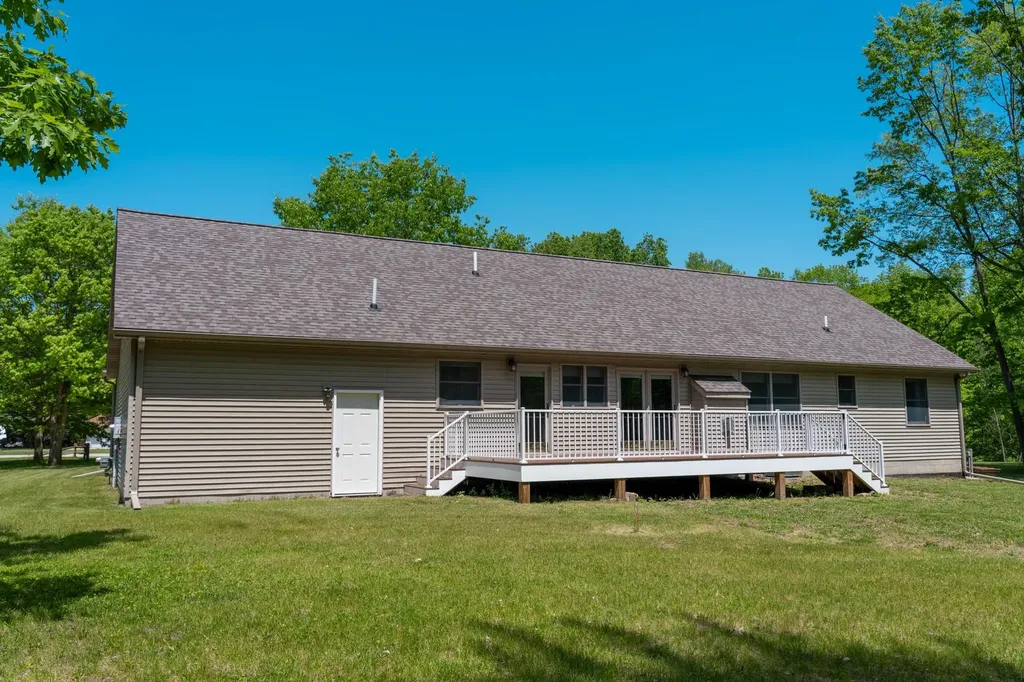 5121 Chip Cove Road Union Charter Township MI 48858