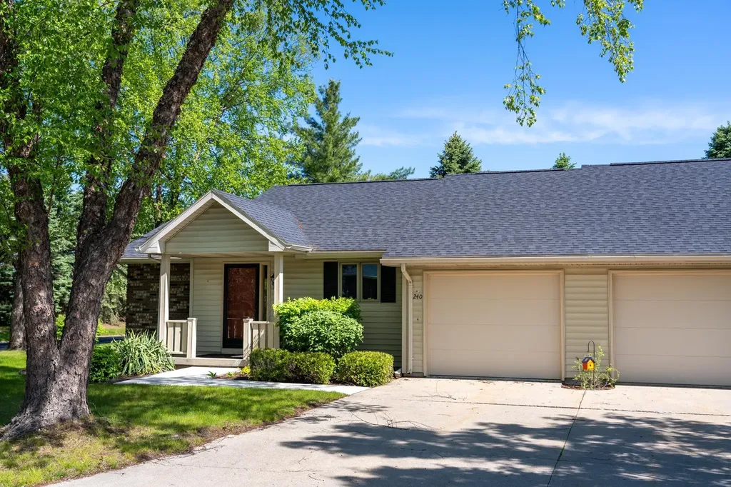 240 Peachwood Lane Mt. Pleasant City MI 48858