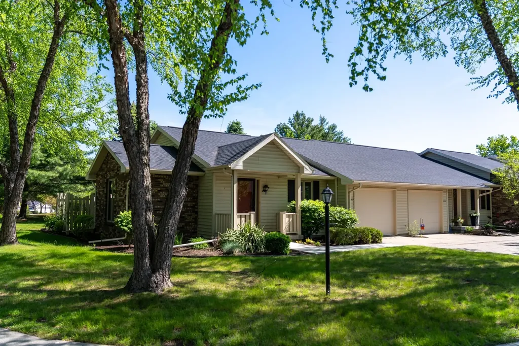 240 Peachwood Lane Mt. Pleasant City MI 48858