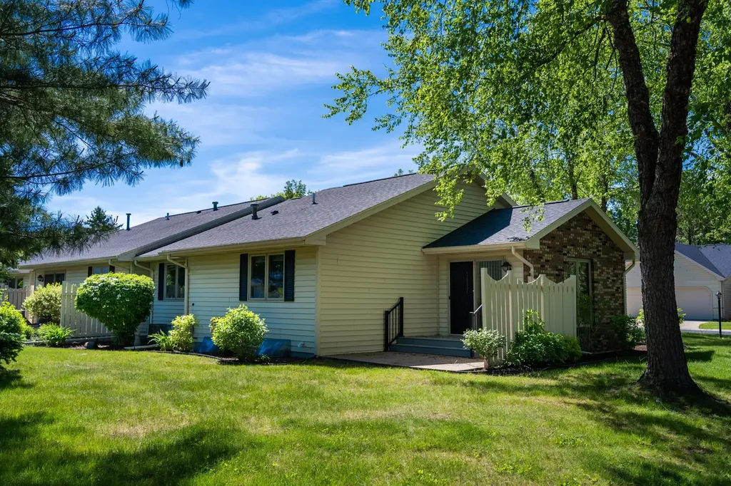 240 Peachwood Lane Mt. Pleasant City MI 48858