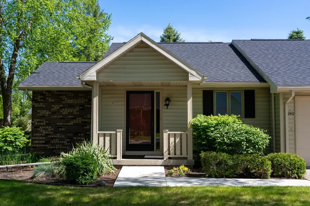 240 Peachwood Lane Mt. Pleasant City MI 48858