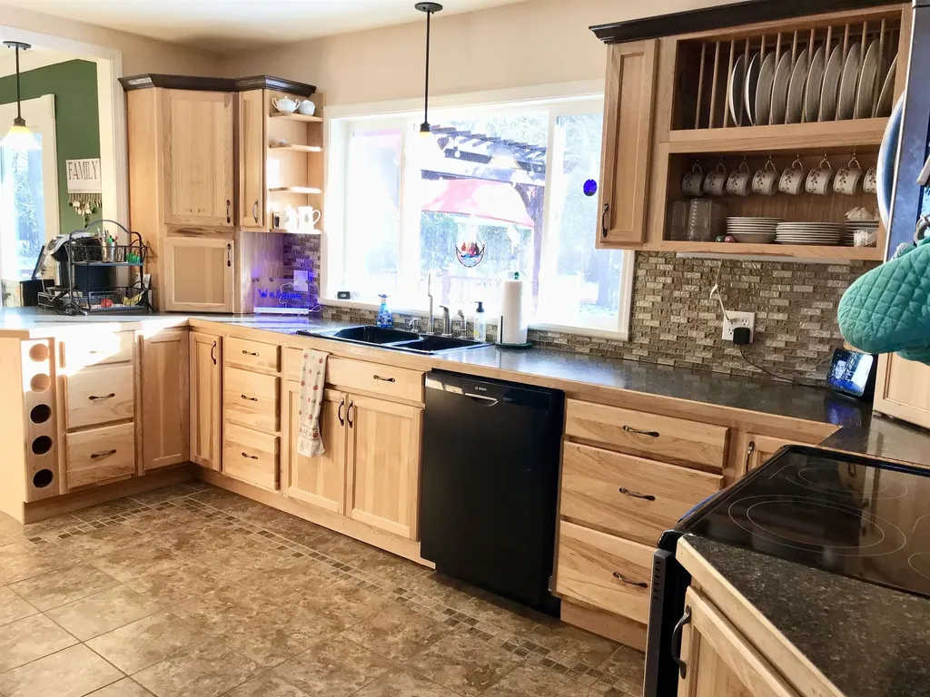 700 & 702 E Remus Road Union Charter Township MI 48858
