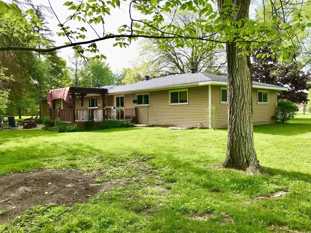 700 & 702 E Remus Road Union Charter Township MI 48858