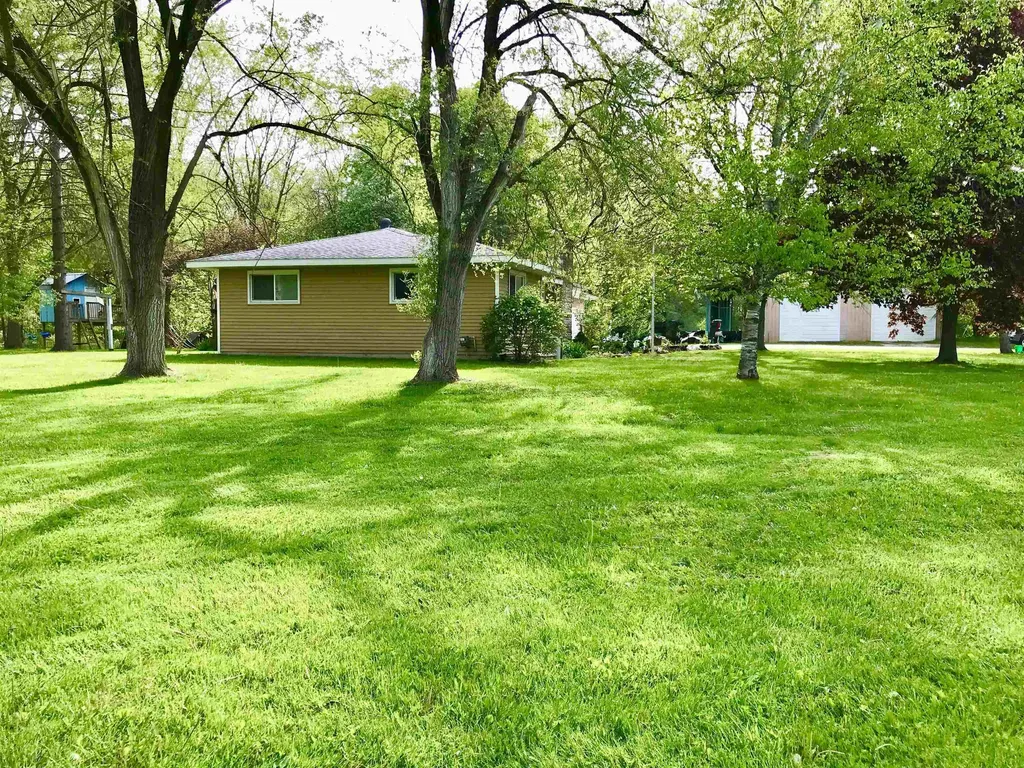 700 & 702 E Remus Road Union Charter Township MI 48858