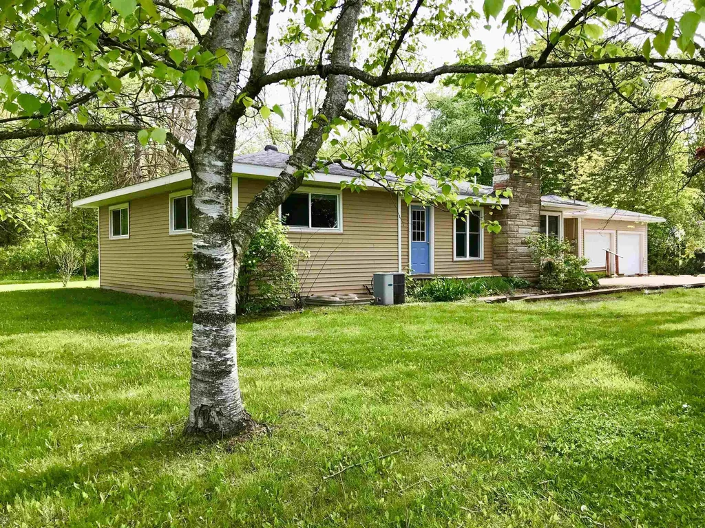 700 & 702 E Remus Road Union Charter Township MI 48858