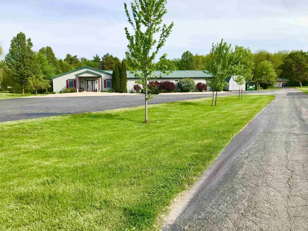 700 & 702 E Remus Road Union Charter Township MI 48858