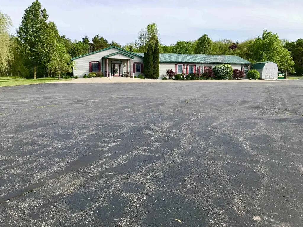 700 & 702 E Remus Road Union Charter Township MI 48858