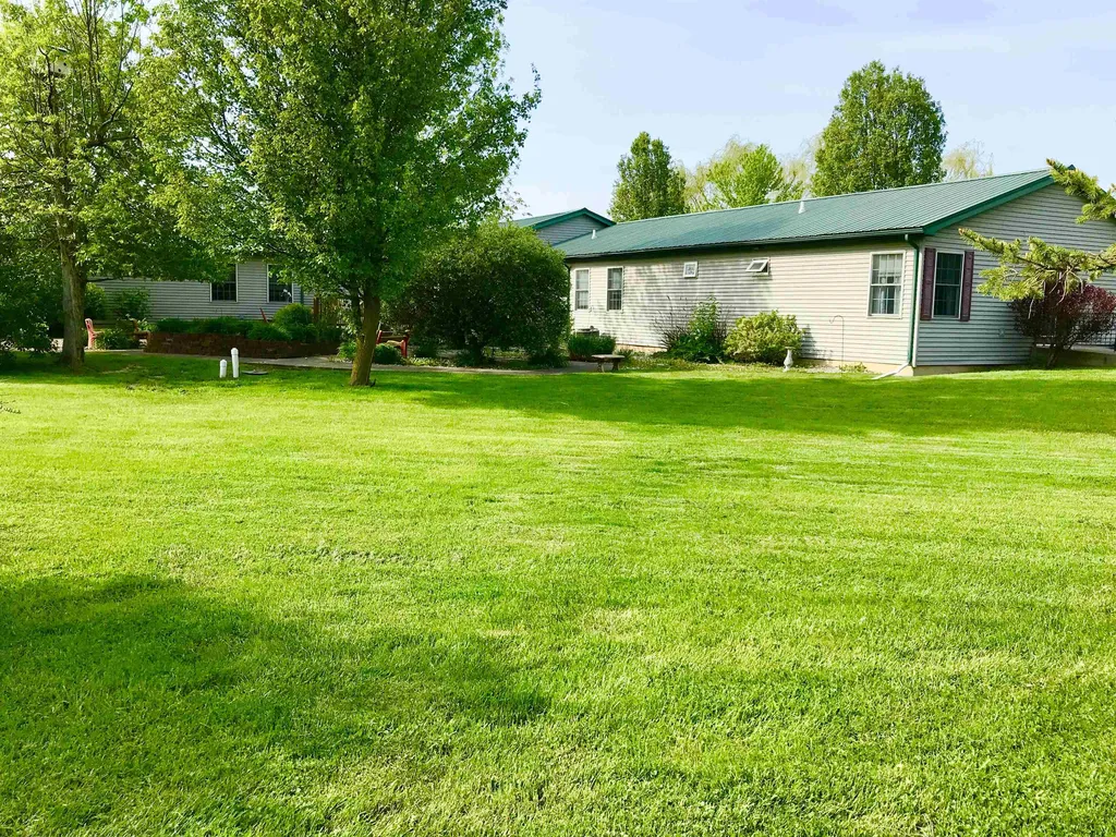 700 & 702 E Remus Road Union Charter Township MI 48858