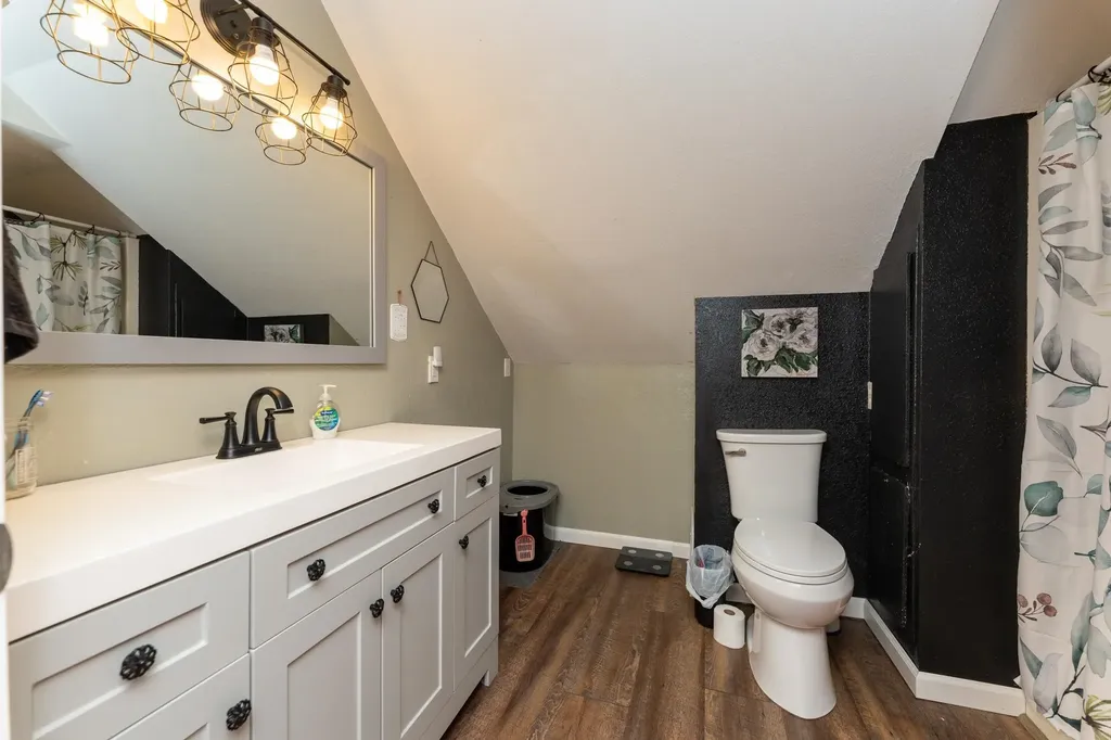 8810 N Vandecar Road Gilmore Township MI 48622