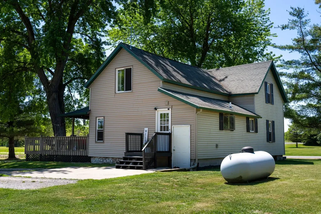 8810 N Vandecar Road Gilmore Township MI 48622