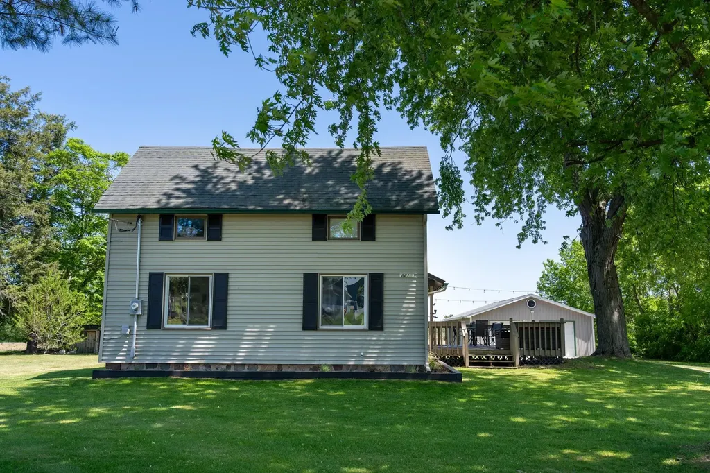 8810 N Vandecar Road Gilmore Township MI 48622