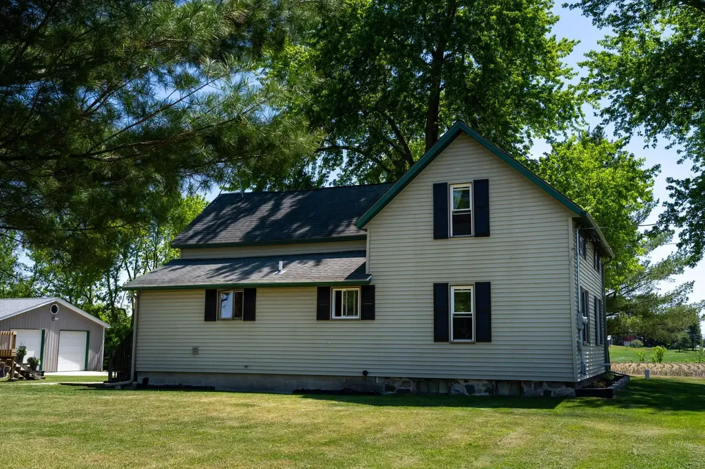 8810 N Vandecar Road Gilmore Township MI 48622