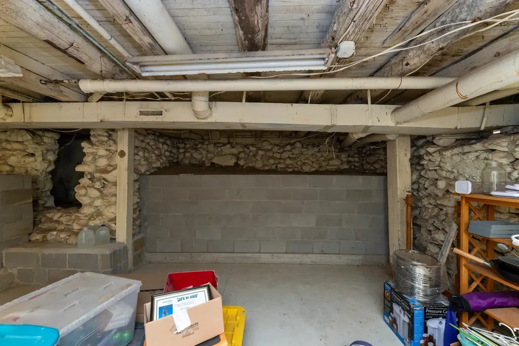 8810 N Vandecar Road Gilmore Township MI 48622