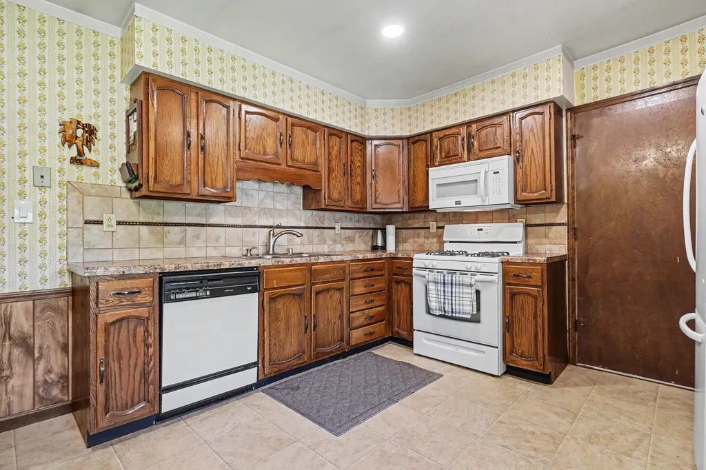 1860 S Jackson Avenue Lincoln Township MI 48625