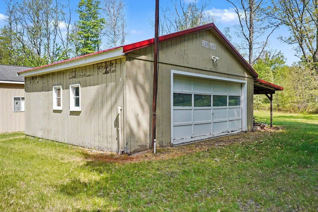 1860 S Jackson Avenue Lincoln Township MI 48625