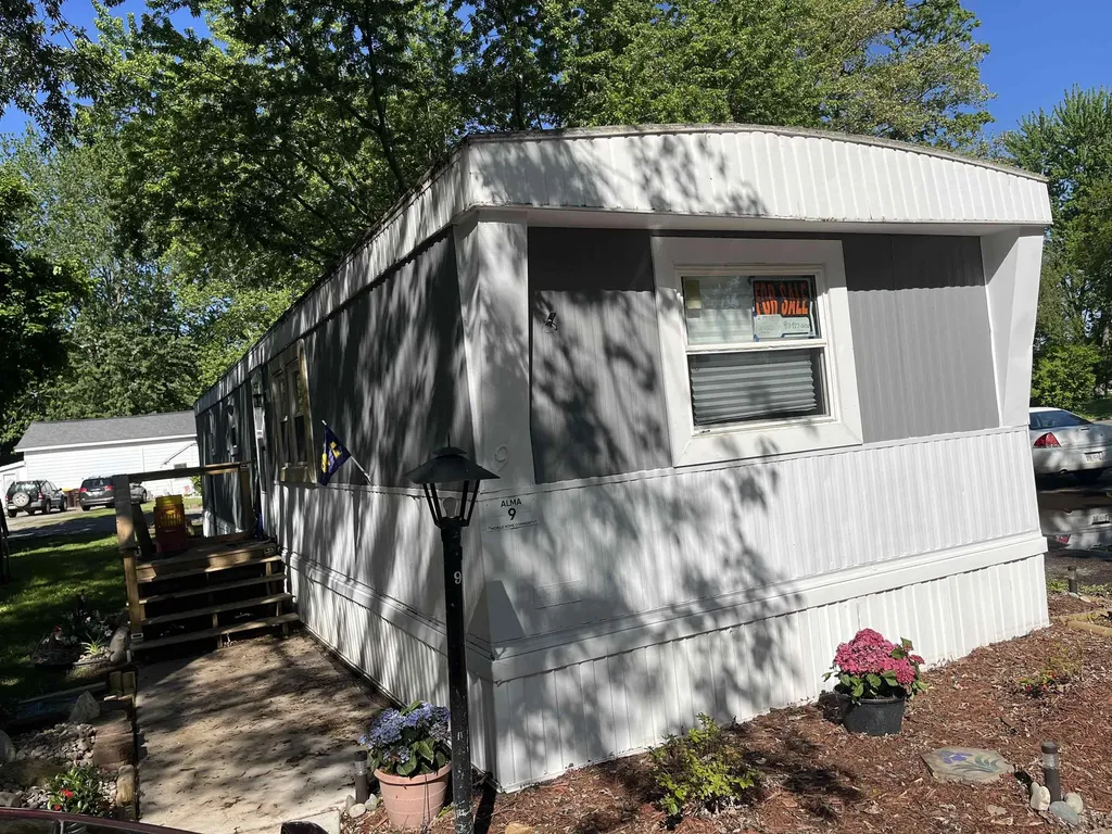 315 Linwood Avenue Alma City MI 48801