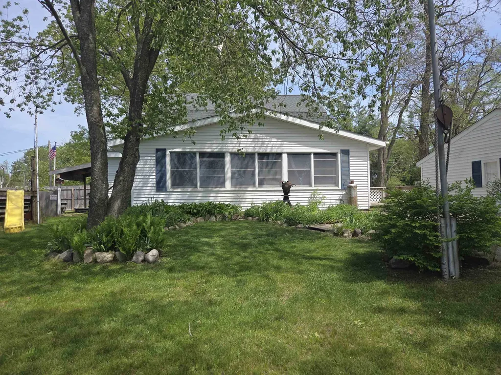 9368 School Street Garfield Township MI 48632