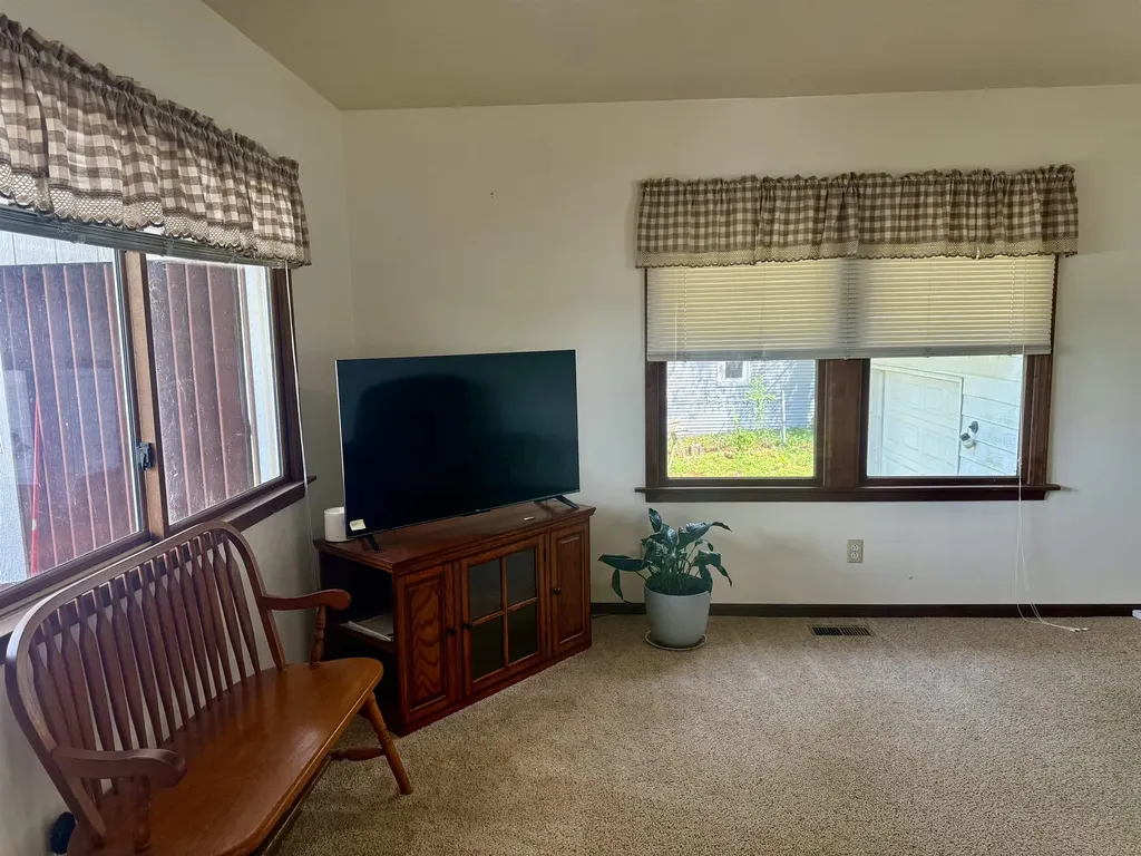 9463 E Colby Road Crystal Township MI 48818