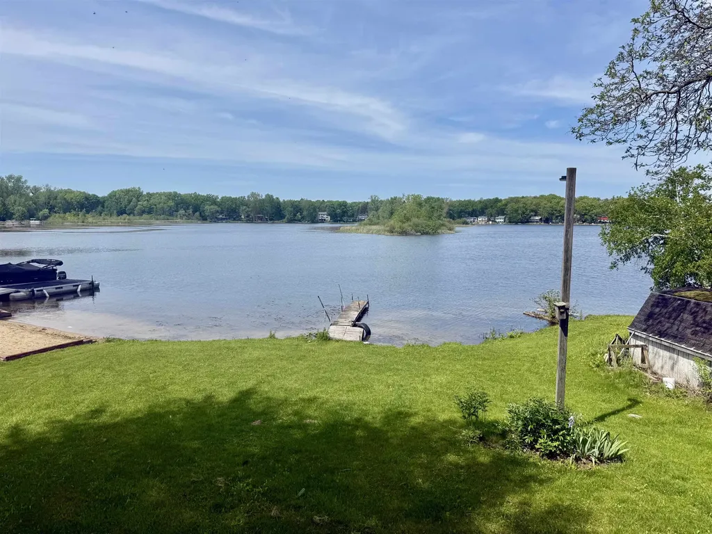 9463 E Colby Road Crystal Township MI 48818