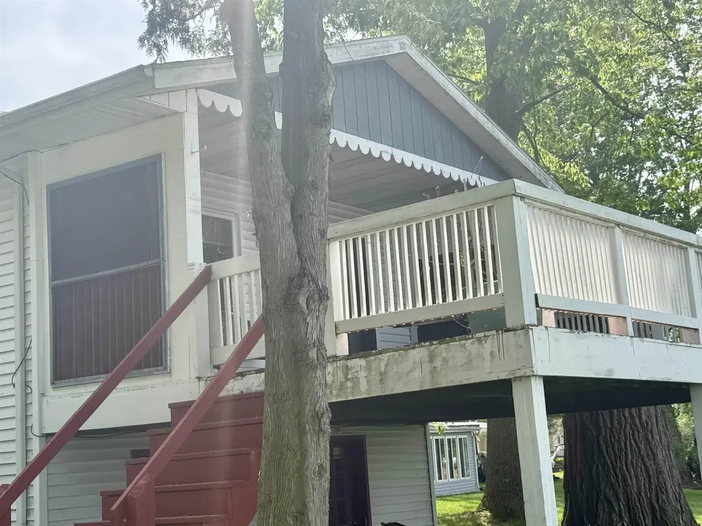 9463 E Colby Road Crystal Township MI 48818
