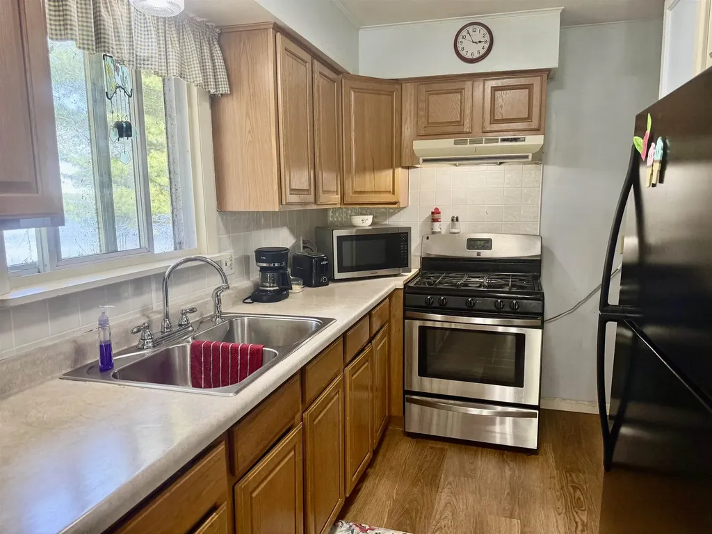 9463 E Colby Road Crystal Township MI 48818