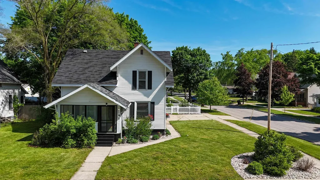 523 Liberty Alma City MI 48801