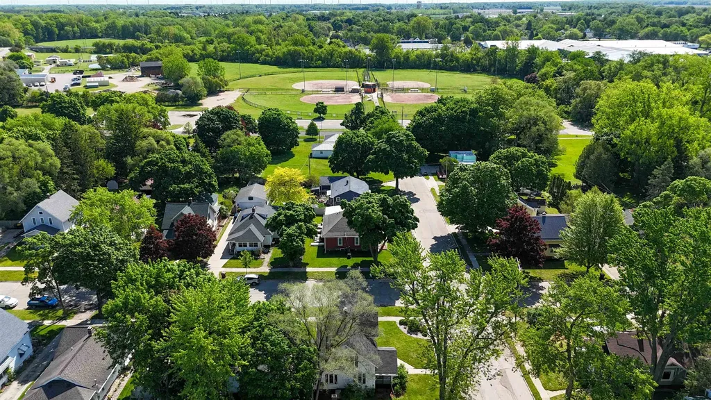 523 Liberty Alma City MI 48801