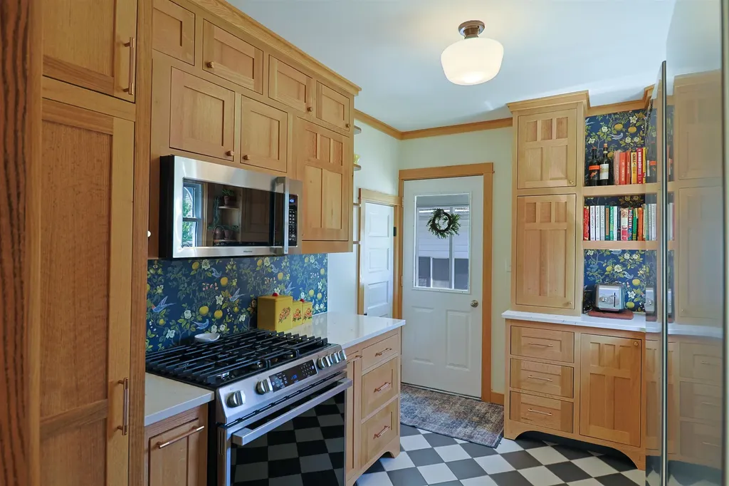 523 Liberty Alma City MI 48801