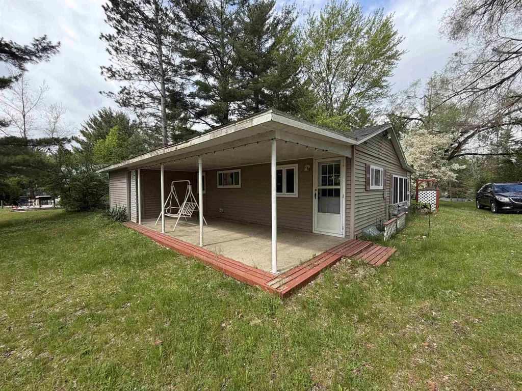 382 S Scott Drive Surrey Township MI 48622