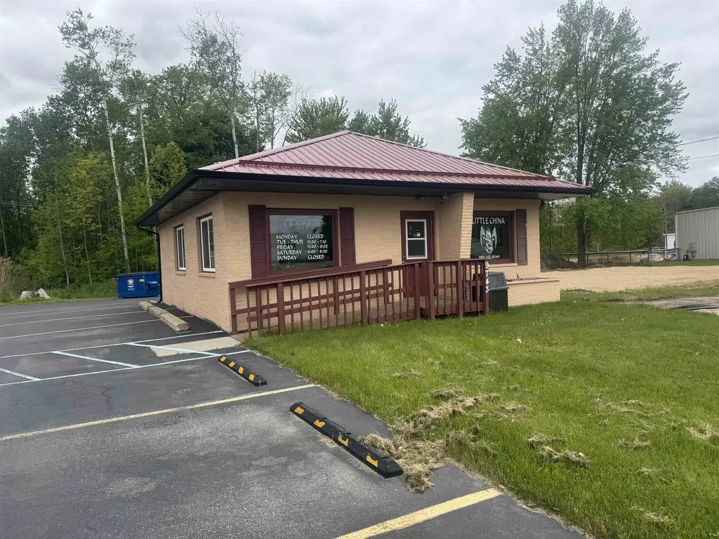 9743 N Greenville Road Lakeview Village MI 48850