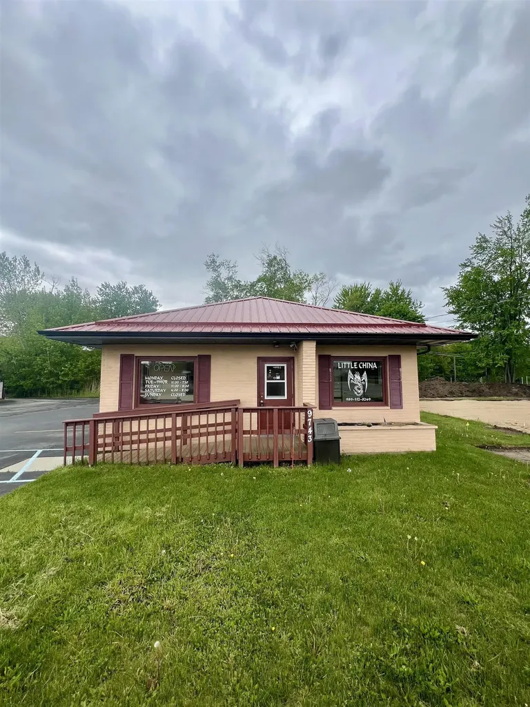 9743 N Greenville Road Lakeview Village MI 48850