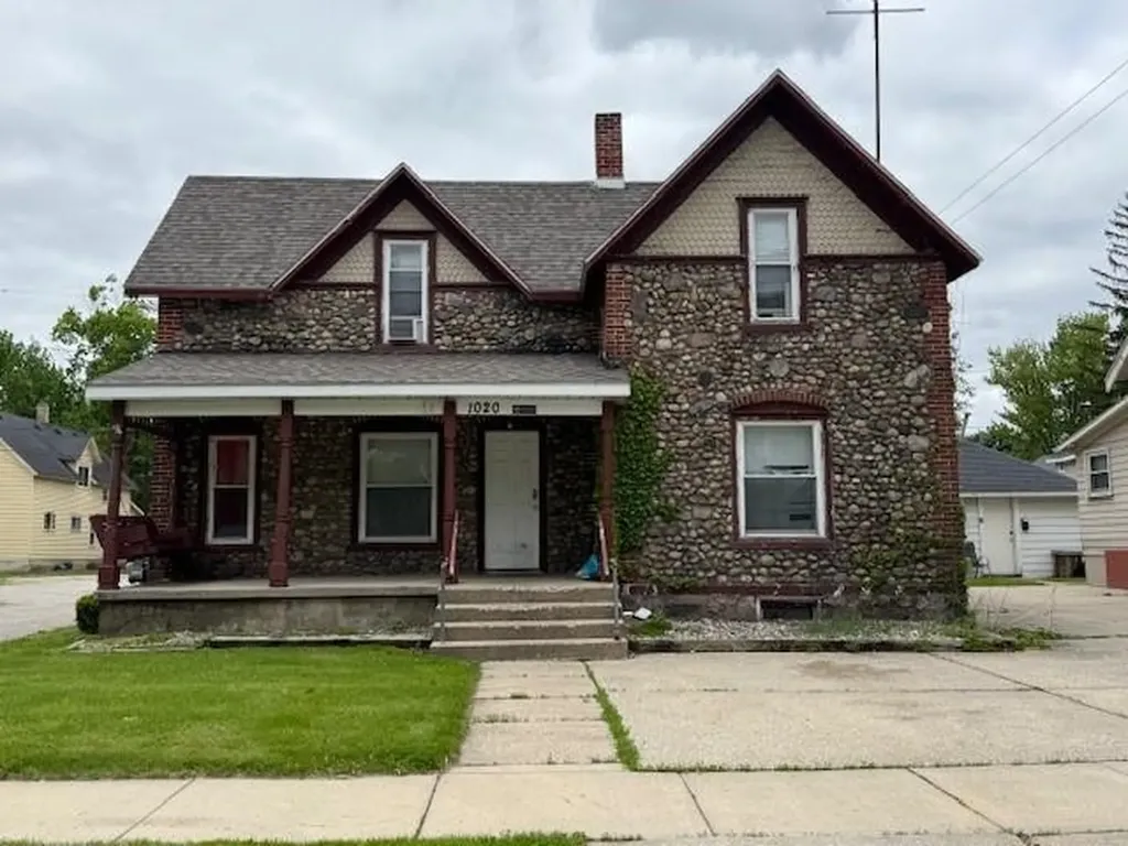 1020 S Lansing Mt. Pleasant City MI 48858