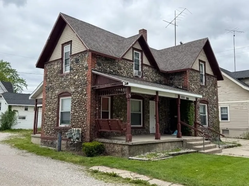 1020 S Lansing Mt. Pleasant City MI 48858