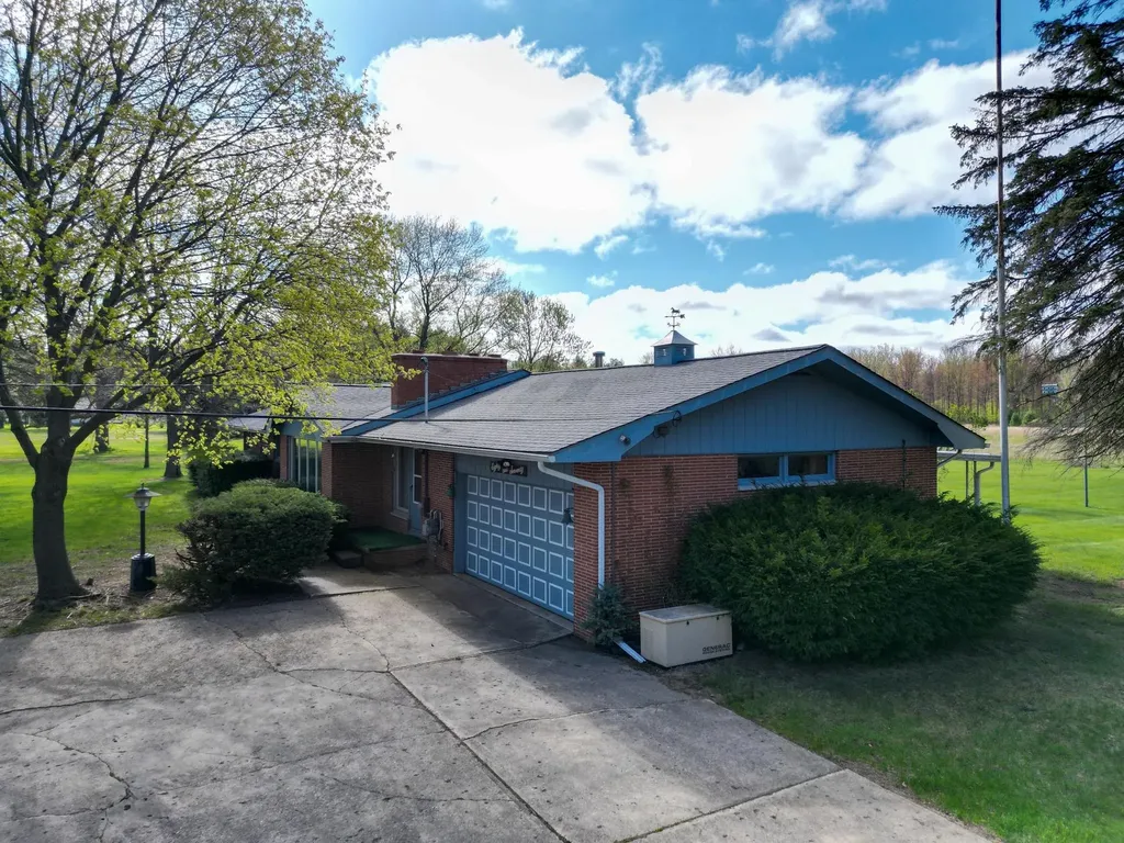 8670 E Pickard Road Chippewa Township MI 48858