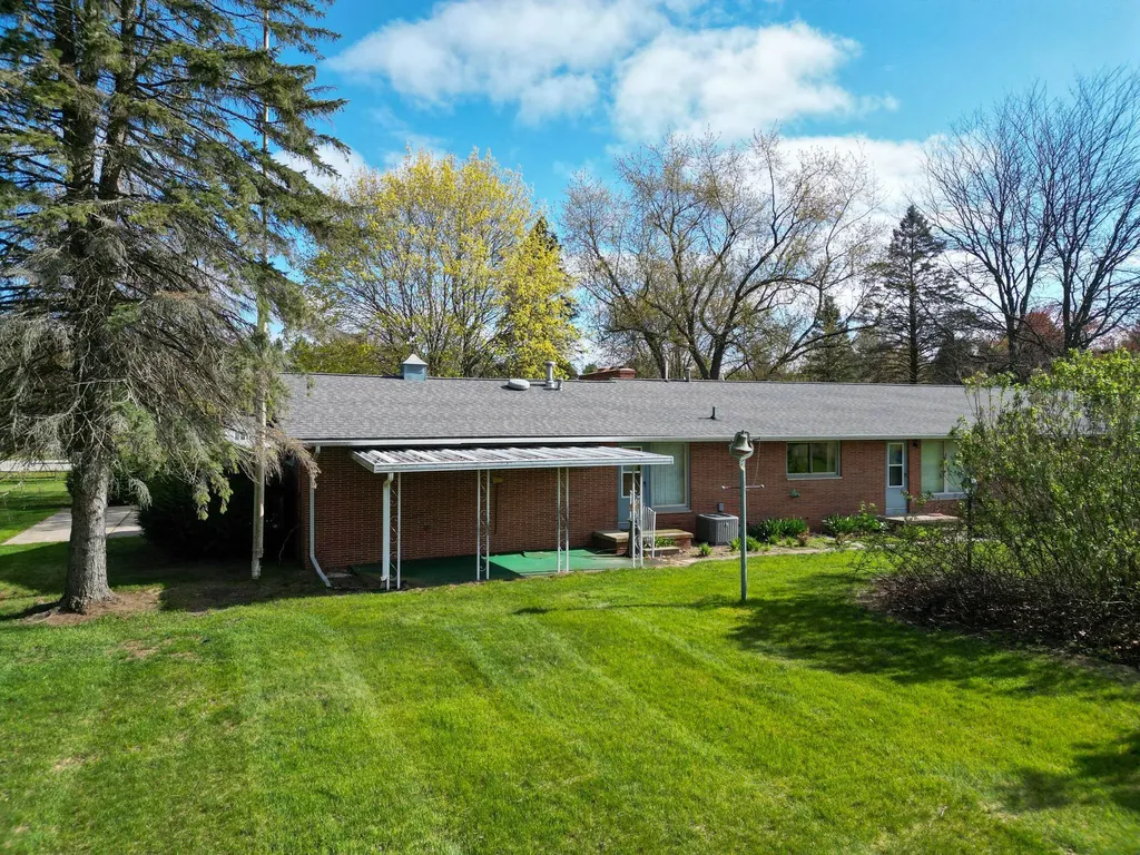 8670 E Pickard Road Chippewa Township MI 48858