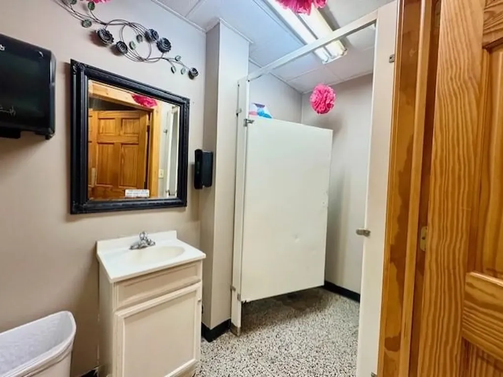 308 N State Street Alma City MI 48801