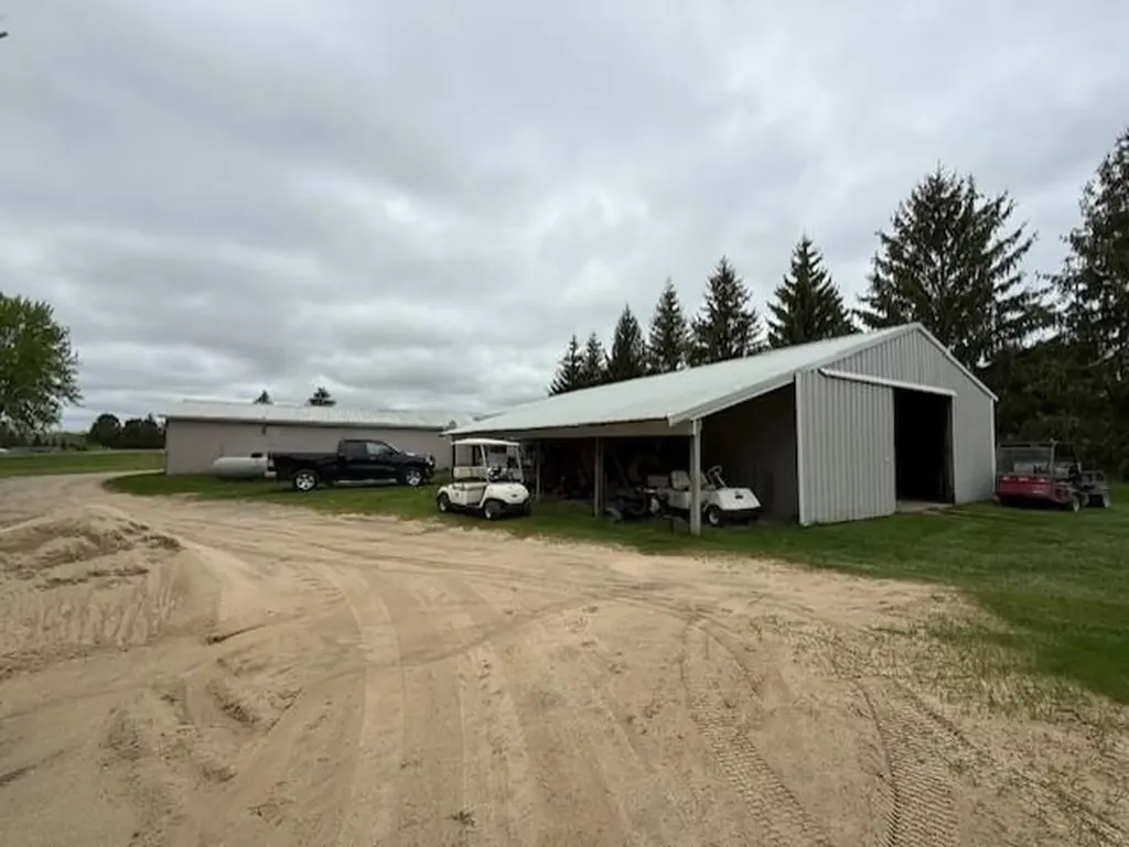 7795 S Clare Avenue Grant Township MI 48617