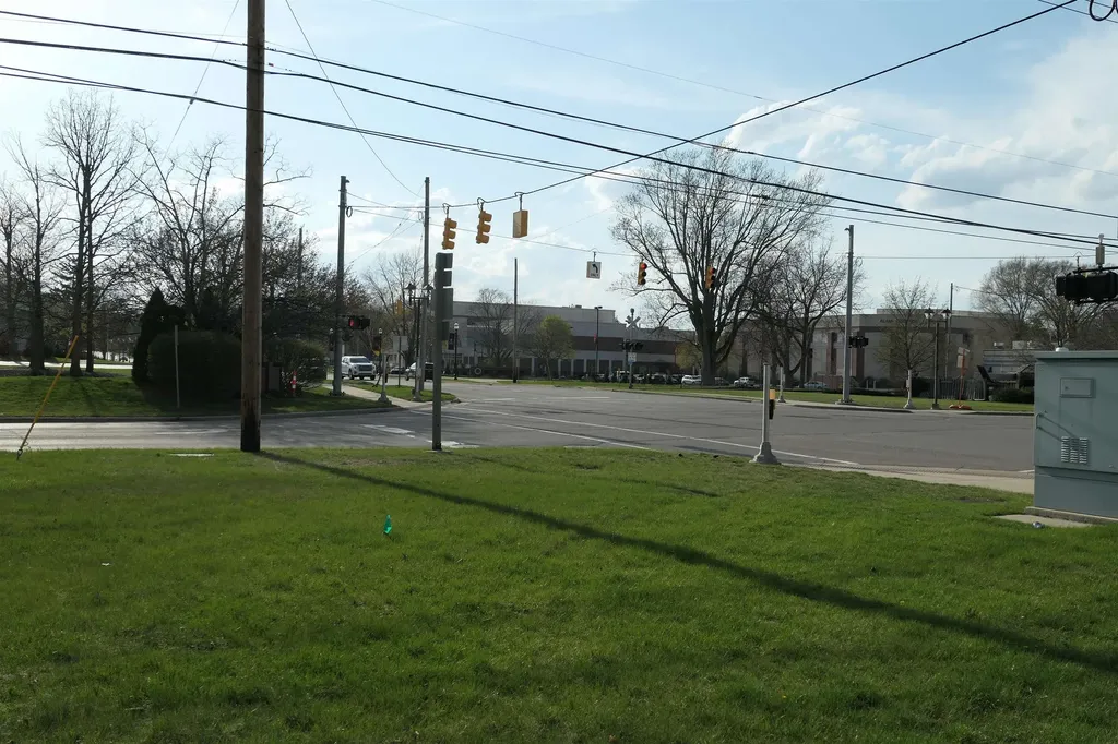 323 W Superior Street Alma City MI 48801