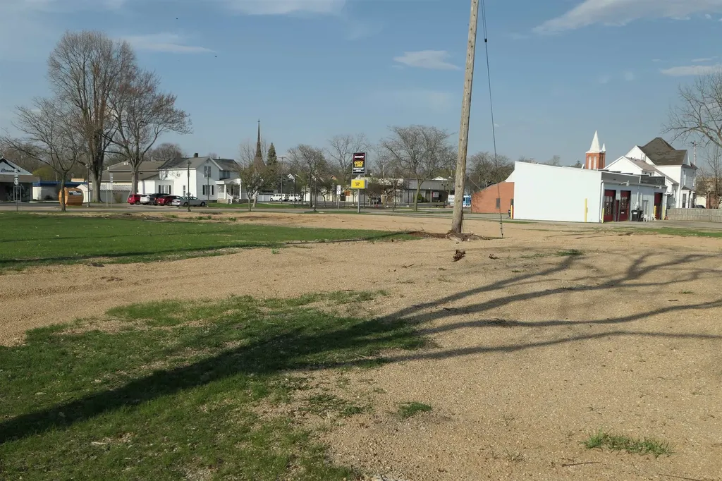 323 W Superior Street Alma City MI 48801
