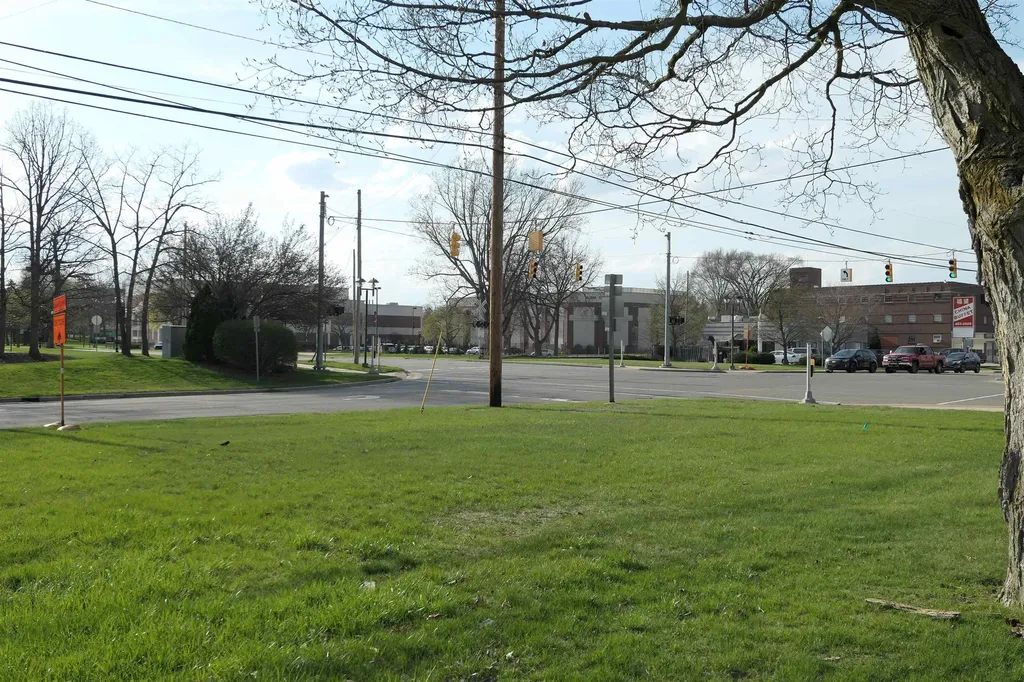 323 W Superior Street Alma City MI 48801
