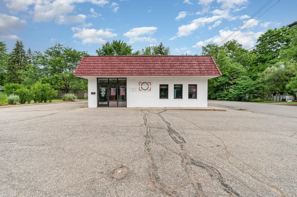 725 E Center Ithaca City MI 48847