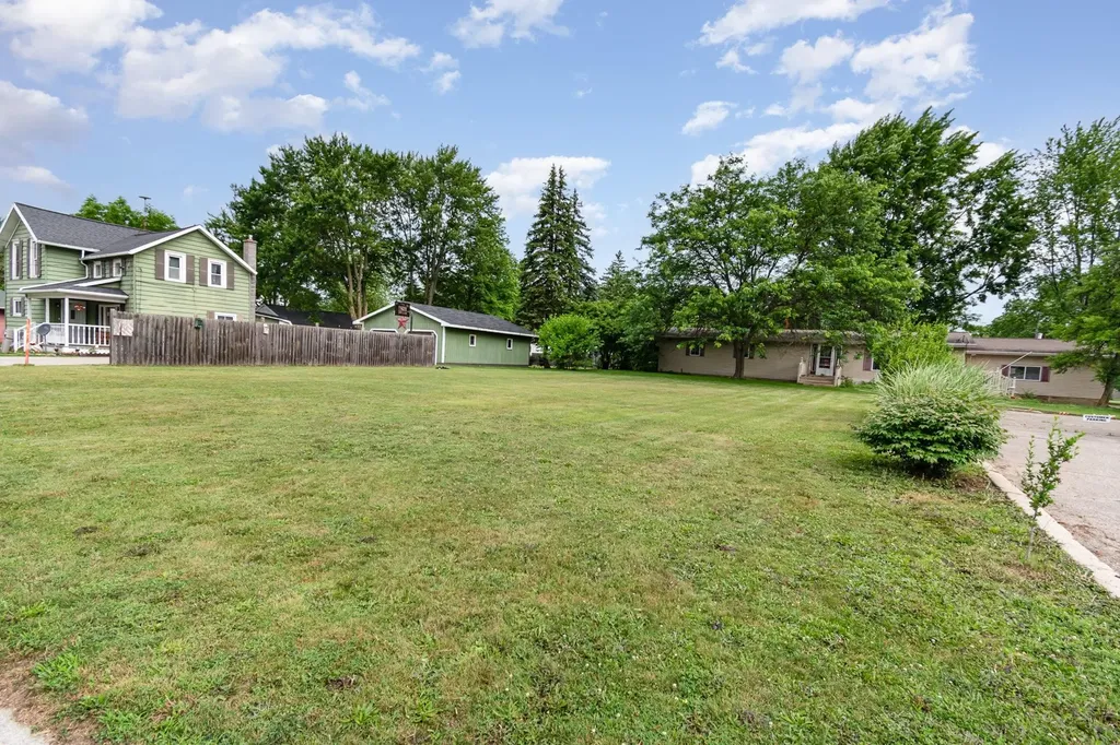 725 E Center Ithaca City MI 48847