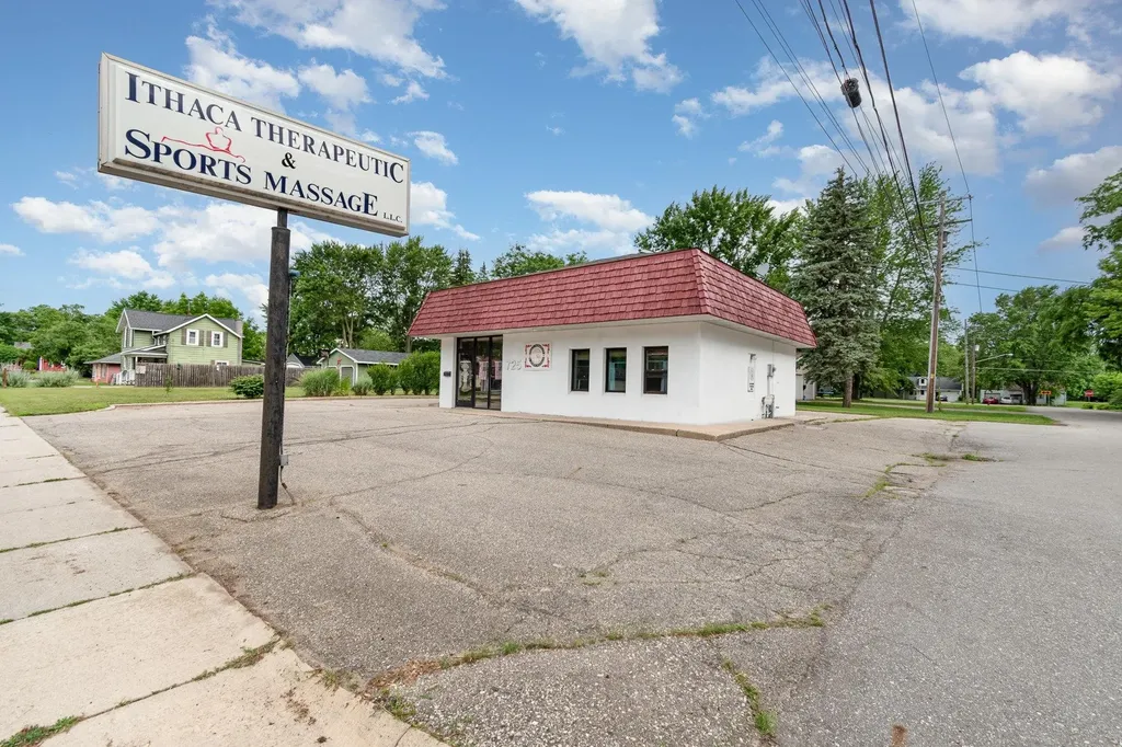725 E Center Ithaca City MI 48847