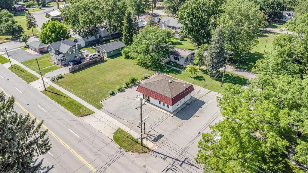 725 E Center Ithaca City MI 48847