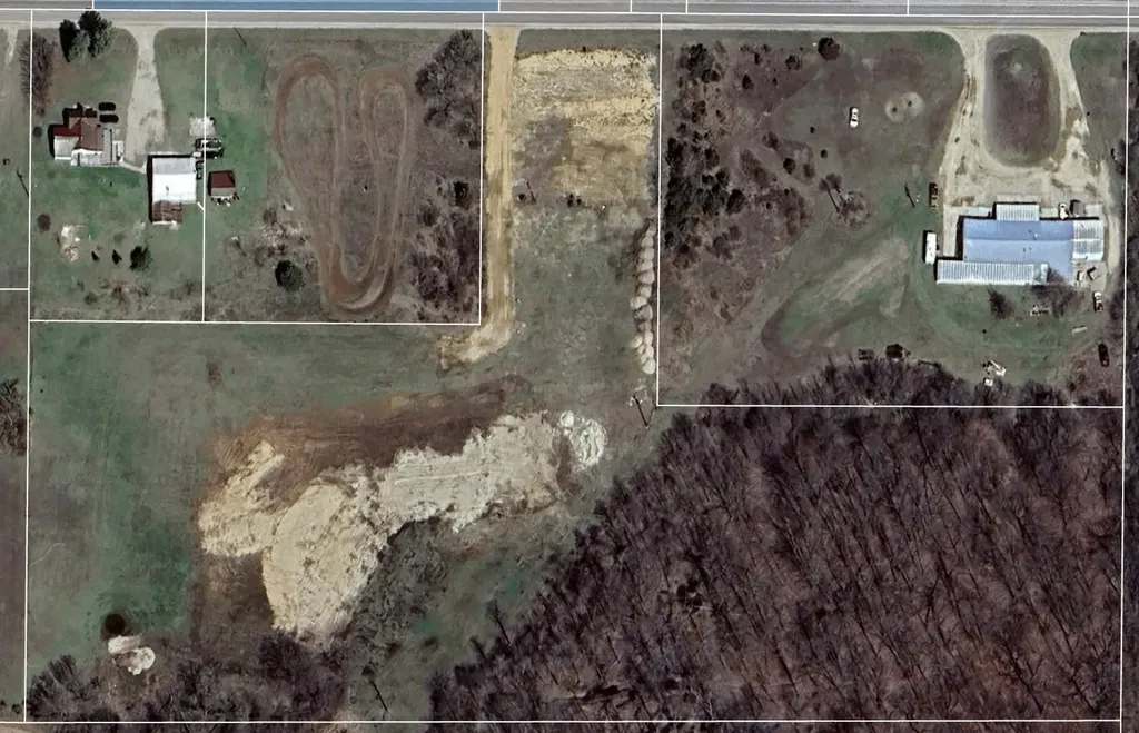 8386 E Sidney Road Crystal Township MI 48818