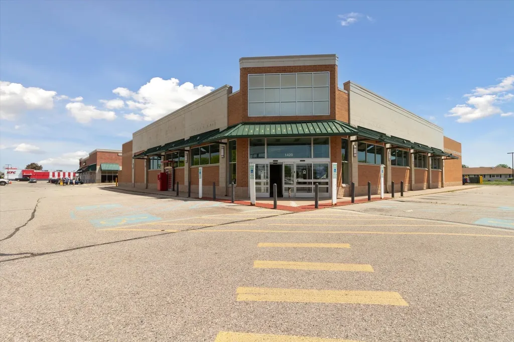 1420 Wright Avenue Alma City MI 48801