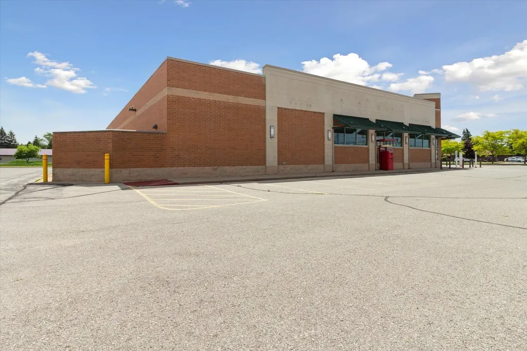 1420 Wright Avenue Alma City MI 48801