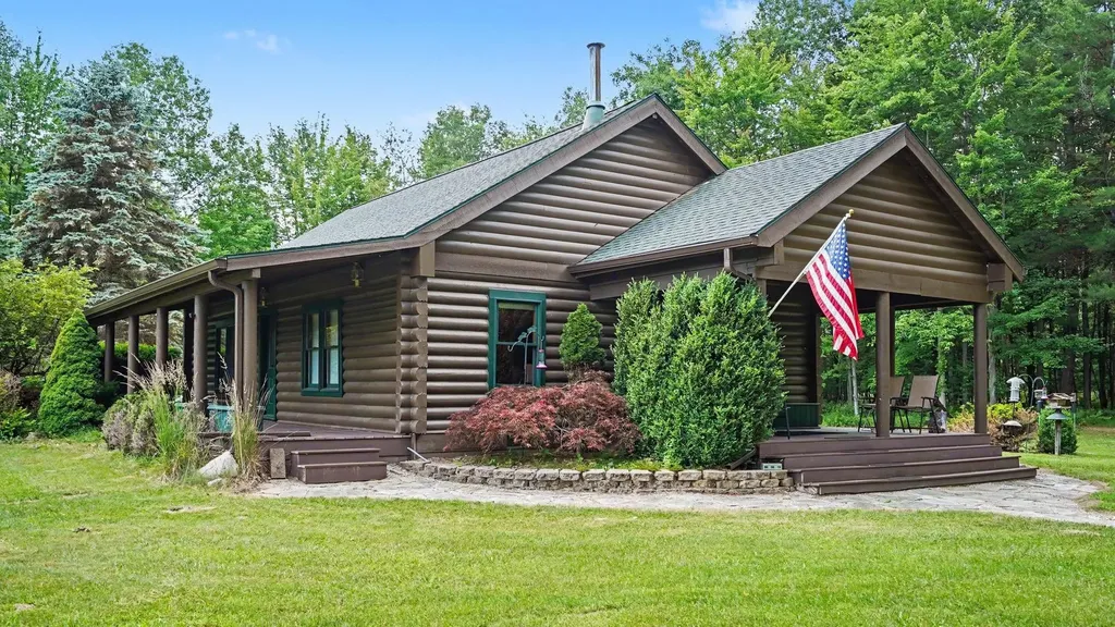 5280 S East County Line Road Chippewa Township MI 48883