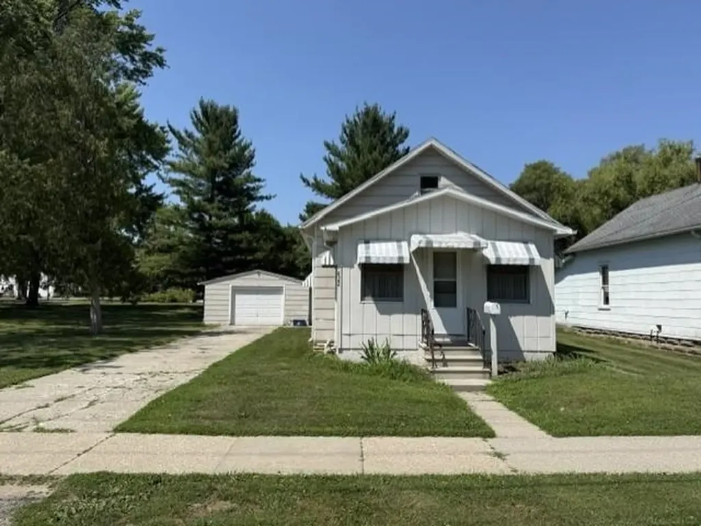 622 Mechanic Street Alma City MI 48801