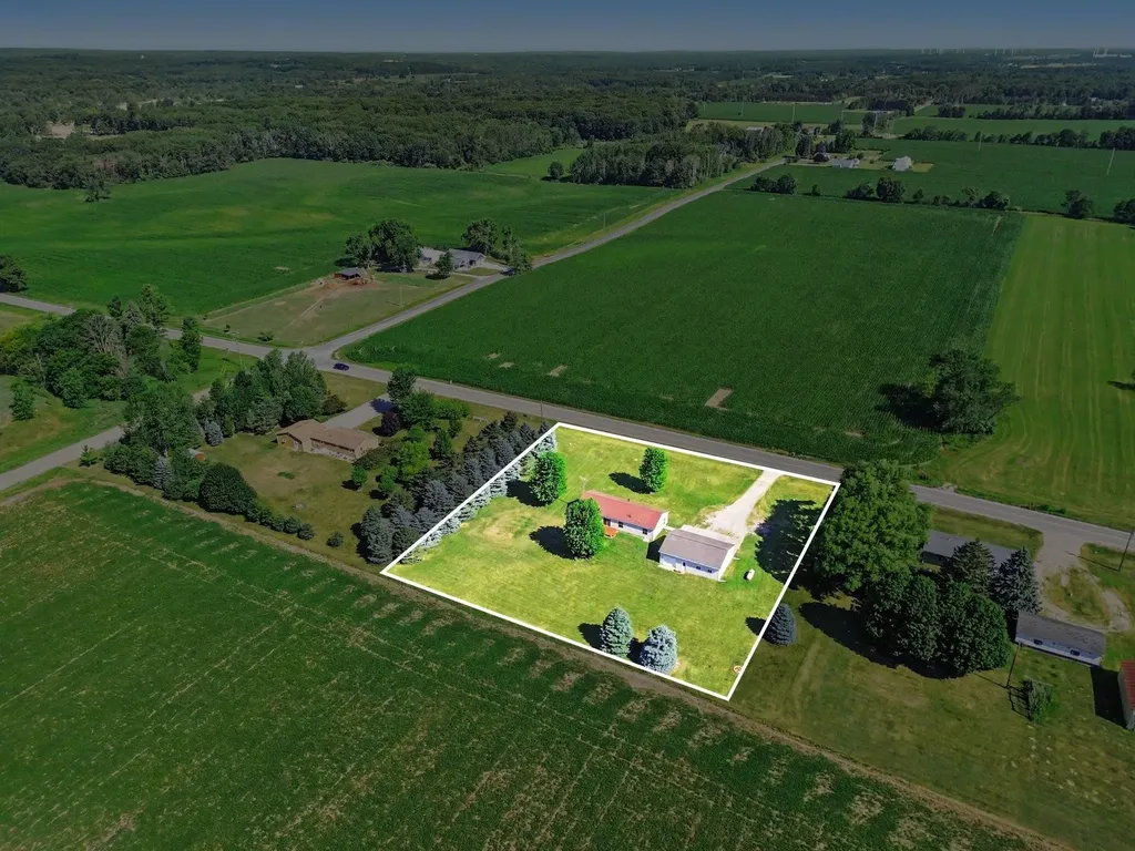 3895 W Broomfield Road Deerfield Township MI 48858